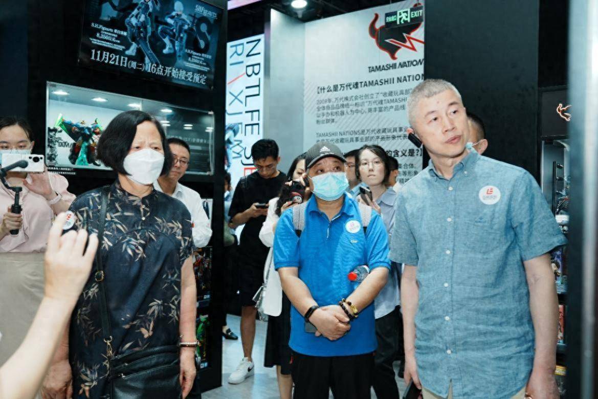 上海证券联合上交所走进百联股份