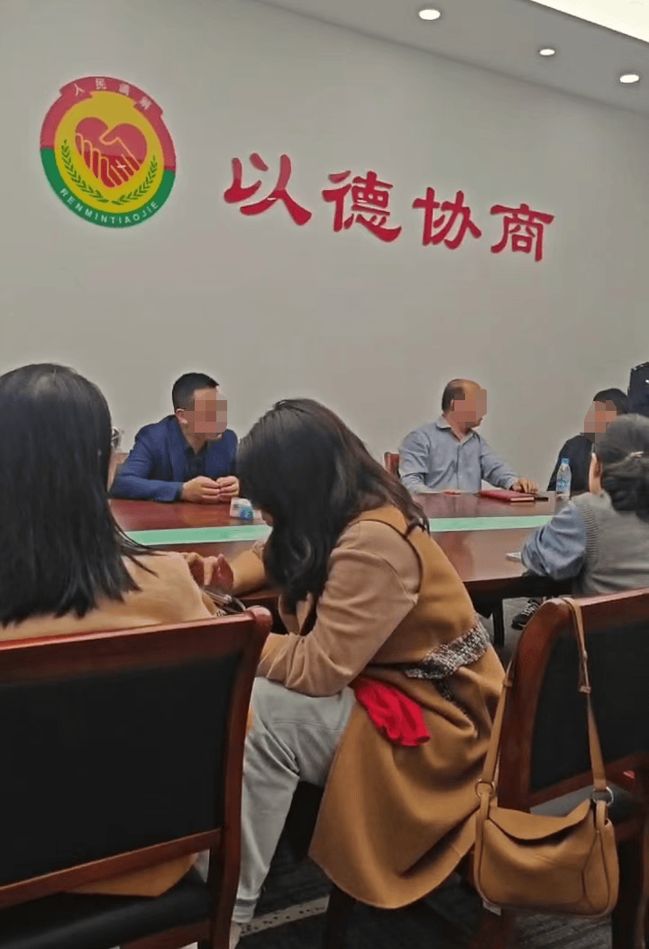 苏州知名艺术培训机构宣布破产<strong></p>
<p>天津证券</strong>，老板下跪称“绝不跑路”，事发前安排活动消耗课时费