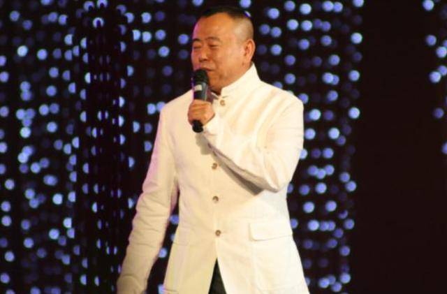 潘长江：我钱花一辈子也花不完<strong></p>
<p>证券上市公司</strong>，如今67岁却越活越“糊涂”了