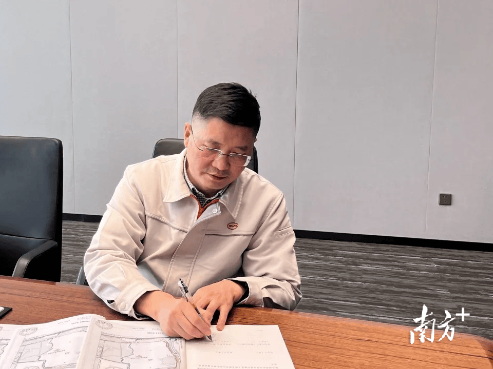 签了！比亚迪东莞再拿地<strong></p>
<p>证券公司电话</strong>，投资额超30亿元
