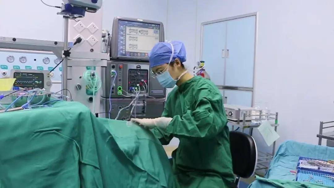 700°C<strong></p>
<p>证券律师</strong>！浙江男子瞬间失明！紧急提醒
