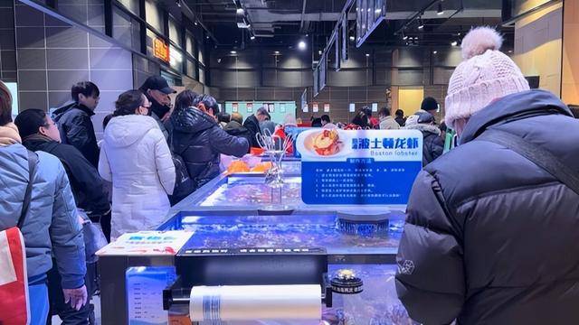 上海版“胖东来”开业 现场人山人海 区域性零售业春天来了<strong></p>
<p>证券律师</strong>？