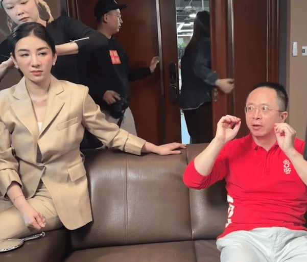 周鸿祎回应参演的短剧辣眼睛：黄奕诱惑<strong></p>
<p>国融证券</strong>我的剧情是DeepSeek设计的