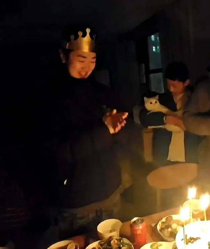 痛心！她于凌晨不幸去世<strong></p>
<p>证券股份有限公司</strong>，年仅19岁
