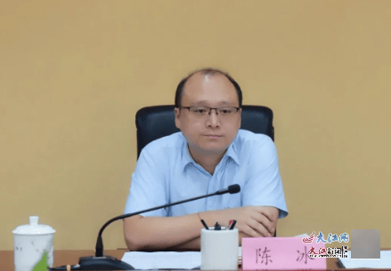 陈冰履新江西省纪委常委、秘书长<strong></p>
<p>证券公司上班</strong>，原任上饶市委常委、市纪委书记