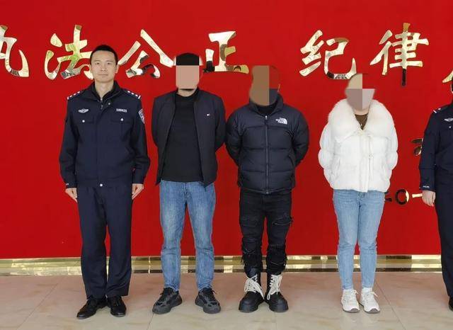 四川巴中三名网红街头拍摄低俗视频<strong></p>
<p>证券公司上班</strong>，被行政处罚