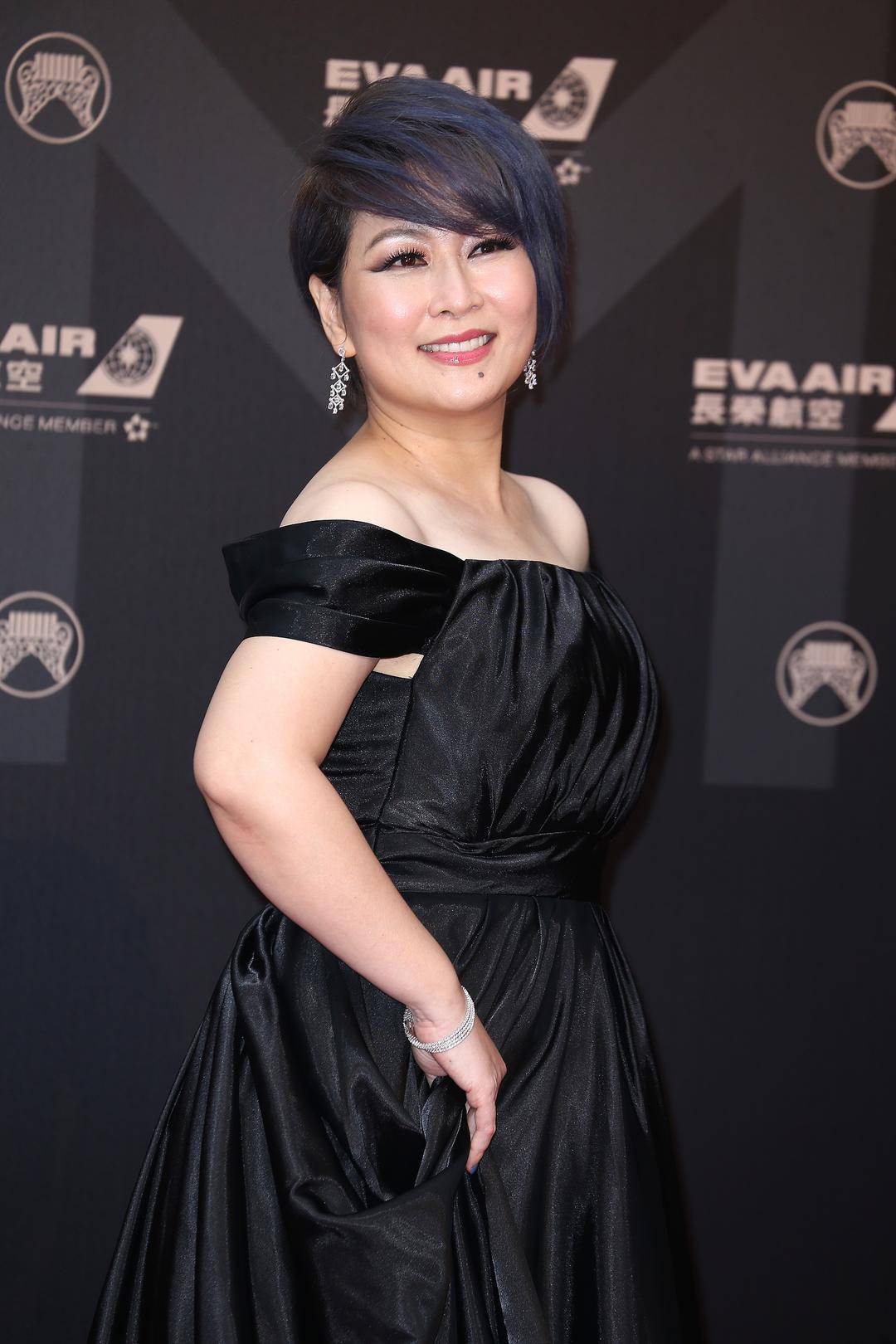女歌手自曝曾被母亲要求“生吞鸡蛋”<strong></p>
<p>通达信证券</strong>，不吃就挨打