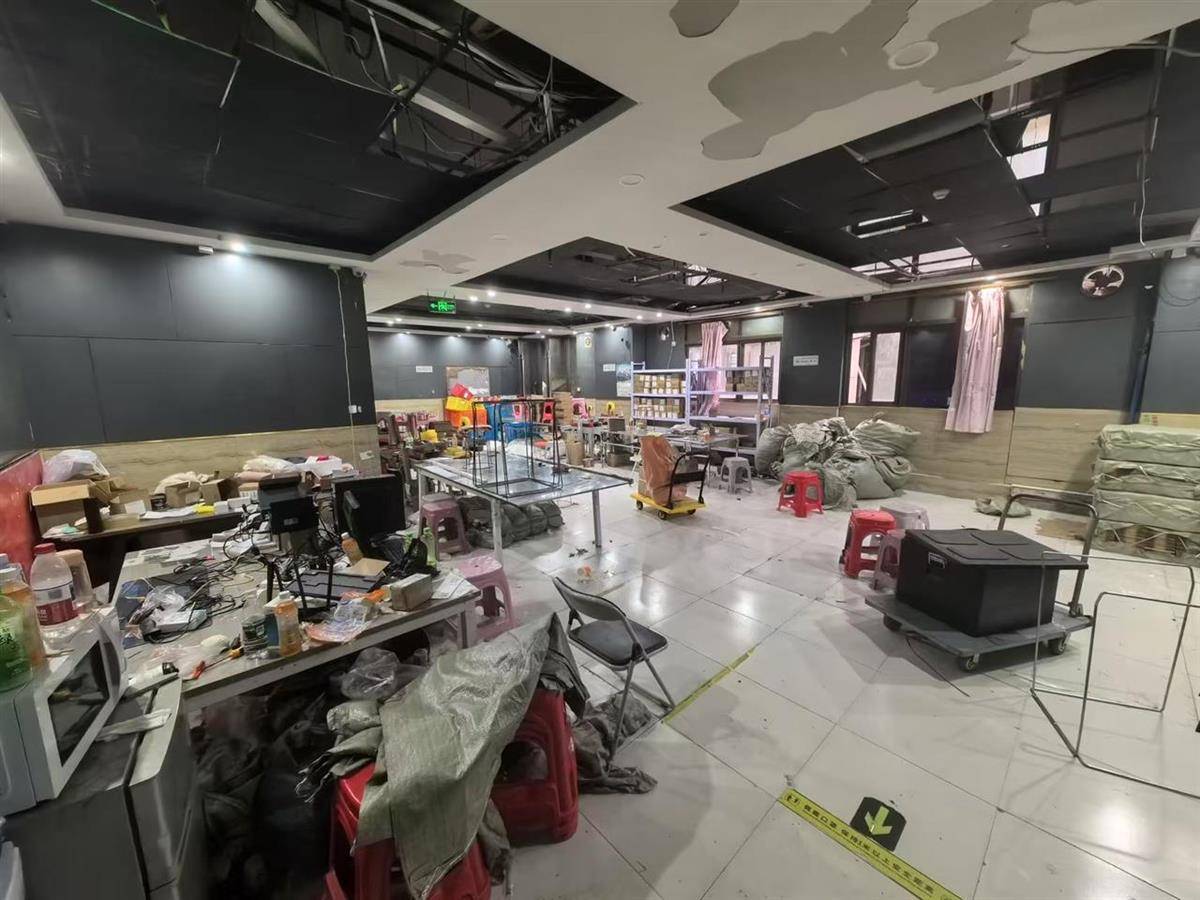 他发出的81万件快递全是电诈卡片<strong></p>
<p>证券自营</strong>！武汉江岸警方破获特大诈骗案