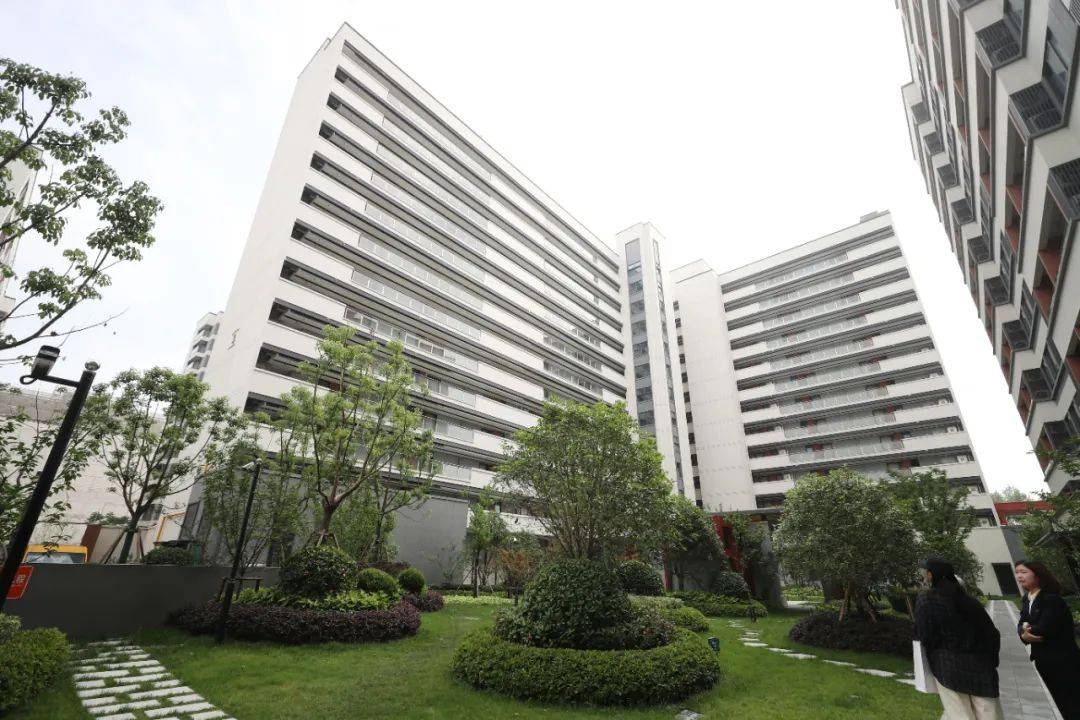 一二线城市房租普降<strong></p>
<p>证券监管</strong>，房东主动降200留我