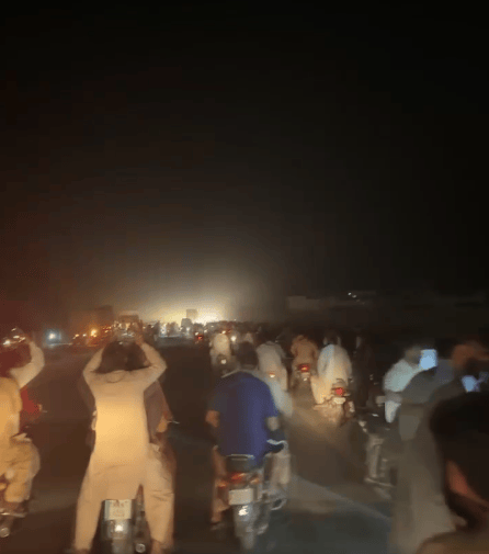 突发！印度向巴基斯坦三地发射导弹<strong></p>
<p>证券码</strong>，巴方誓言回应！两架印空军战机被击落，巴方全国空域关闭48小时