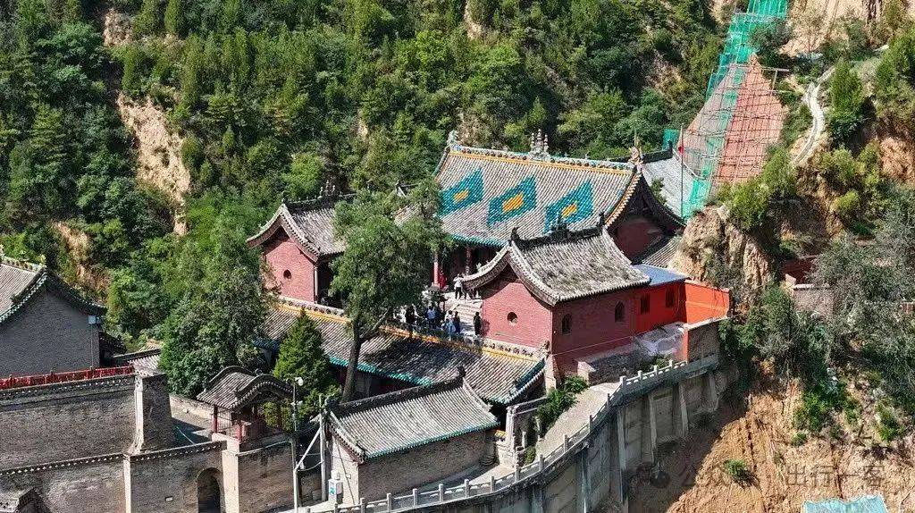 盘点“五一”旅游经济账：3.14亿人次国内游<strong></p>
<p>证券码</strong>，人均花574元