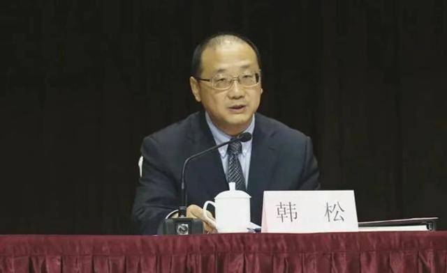 又打一“虎”<strong></p>
<p>证券投资报告</strong>！副部级高官任上落马