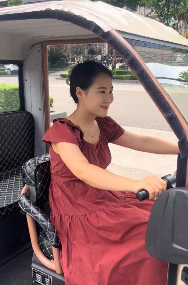 河南95后高校女辅导员“没苦硬吃”：暑假自驾1000公里家访<strong></p>
<p>沃尔核材股票股吧</strong>，从电三轮到汽车，已坚持两年