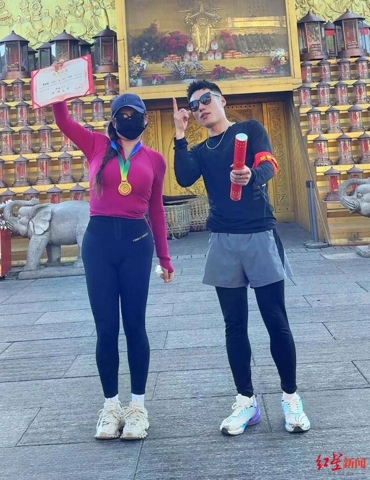 揭秘峨眉山陪爬团队：已陪爬千名游客九成为女性<strong></p>
<p>沃尔核材股票股吧</strong>，不会主动拉背扛抱，主要保障安全