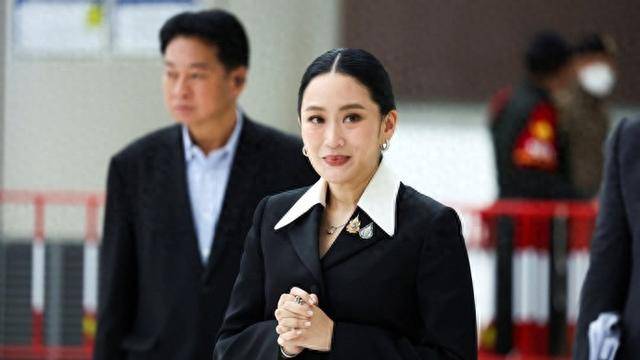 尘埃落定<strong></p>
<p>海螺股票600585</strong>！佩通坦被解除泰国总理职务
