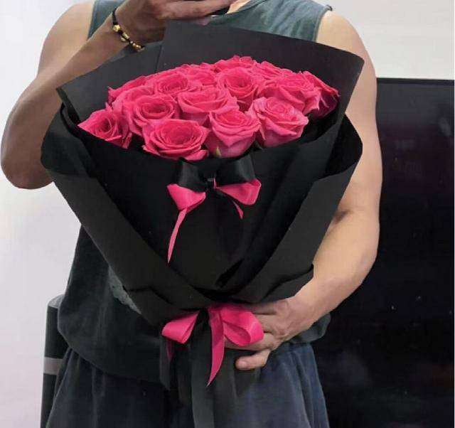 七夕不送玫瑰改送花菜<strong></p>
<p>海螺股票600585</strong>！这一届年轻人“反套路”重新定义浪漫
