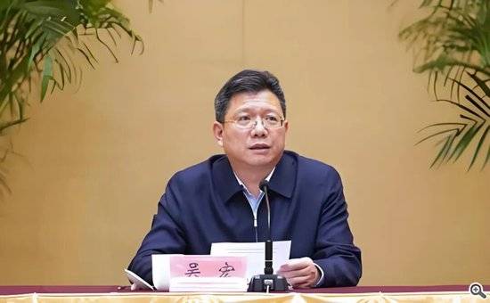 苏州工业园的“破窗效应”<strong></p>
<p>海螺股票600585</strong>，管委会主任吴宏落马
