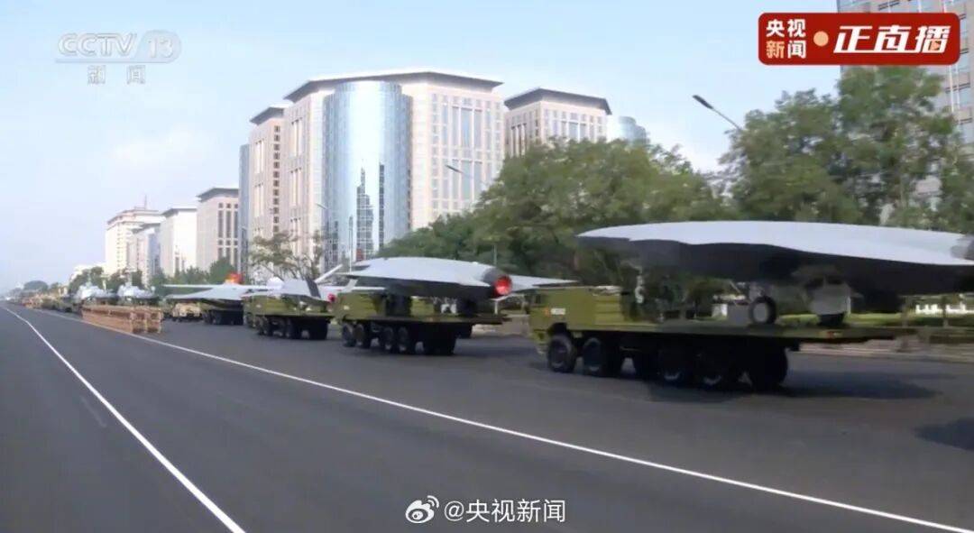东风-61、巨浪-3、折叠翼预警机、歼-20S<strong></p>
<p>飞利信 股票</strong>，画面披露！