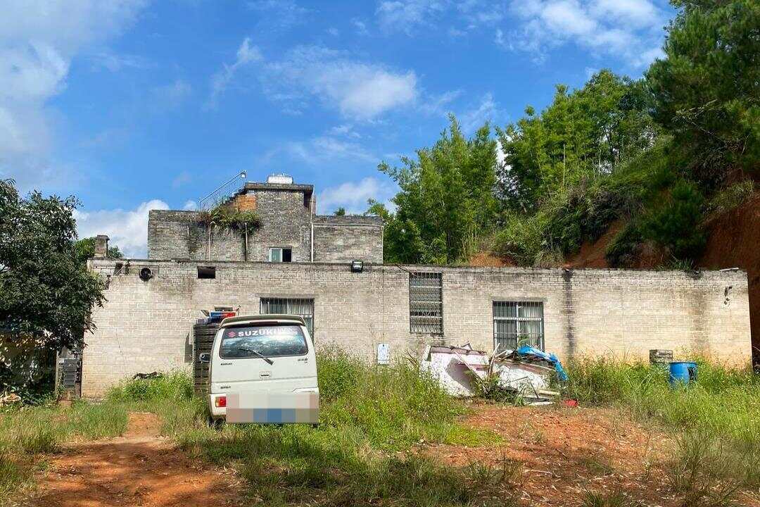 广西一原县委书记被绑架案调查：冒充执法人员带走受害人<strong></p>
<p>新疆股票</strong>，被告人一家多人获刑!