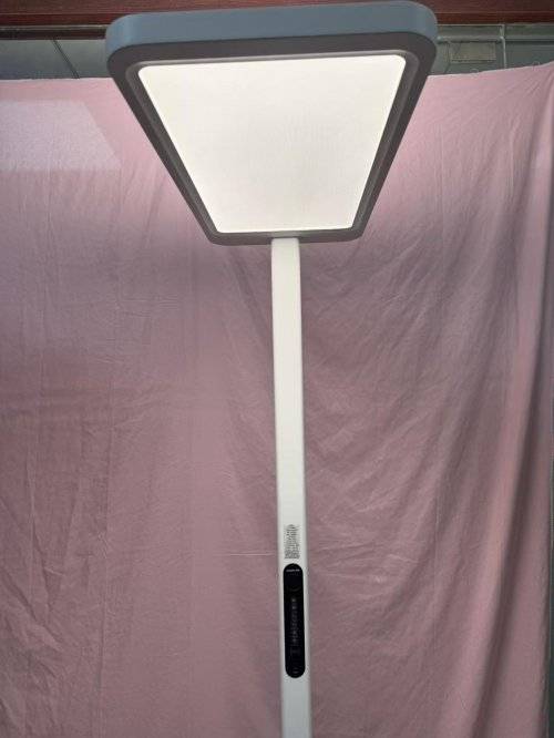 雷士照明护眼灯怎么样<strong></p>
<p>雷士照明股票</strong>?书客、雷士、柏曼护眼大路灯实测PK对决