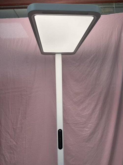 雷士照明护眼灯怎么样<strong></p>
<p>雷士照明股票</strong>?书客、雷士、柏曼护眼大路灯实测PK对决